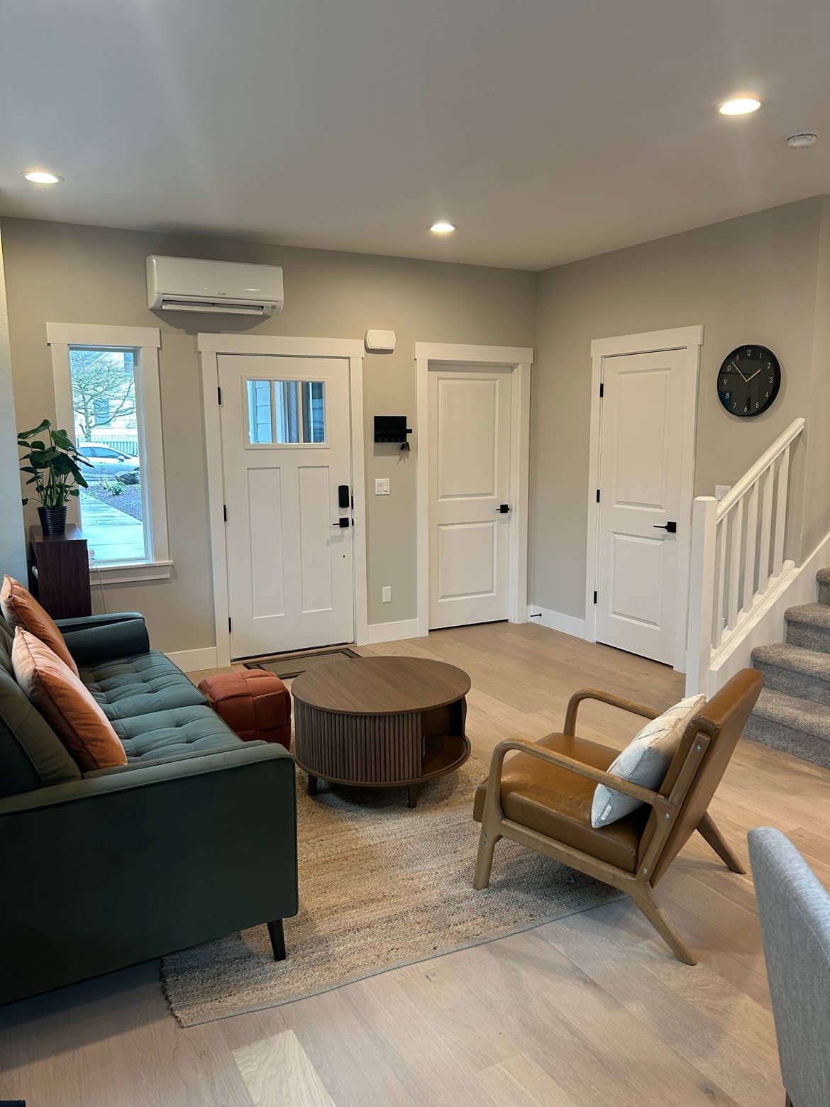 Rooms for rent in newer home