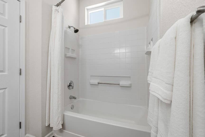 Furnished Room, Bath, Util. Folsom