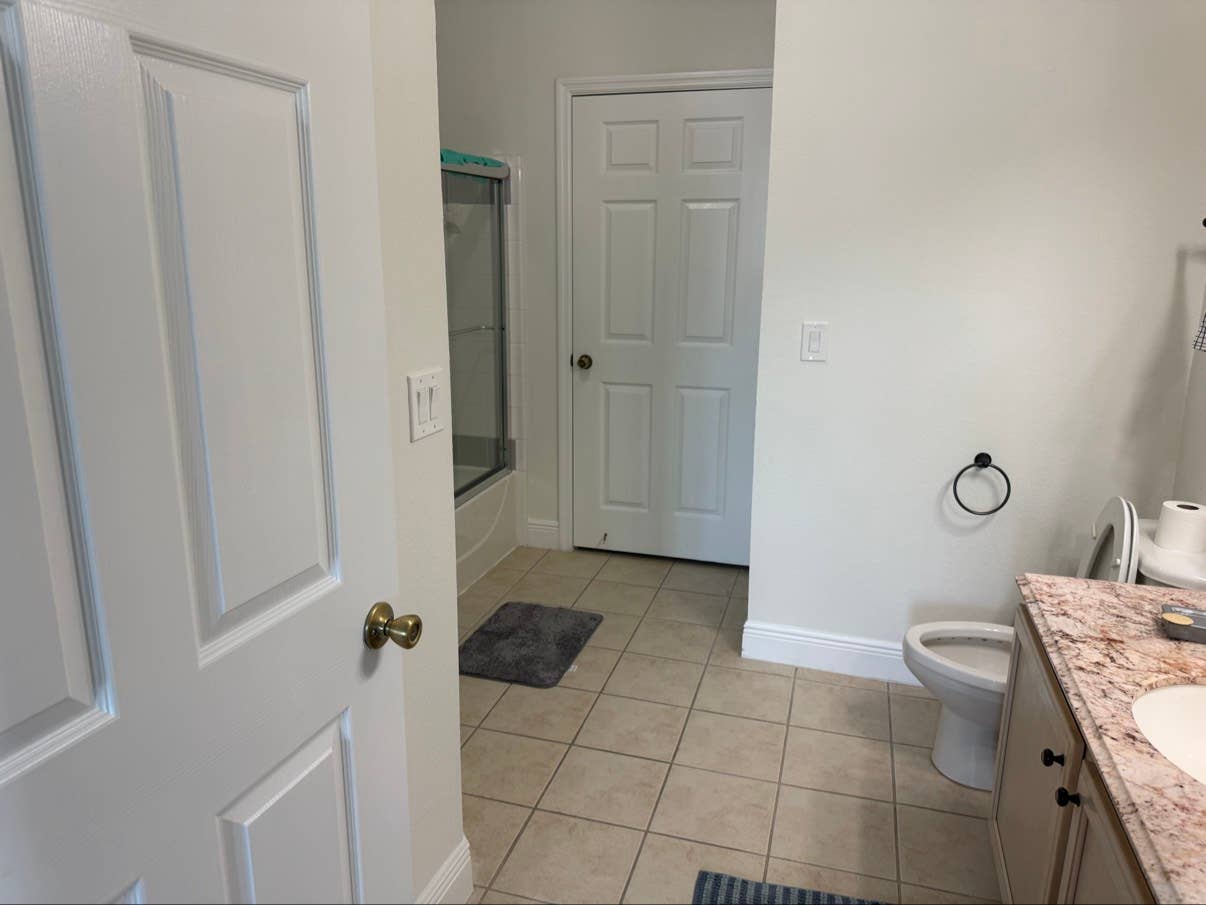 Large Room for Rent