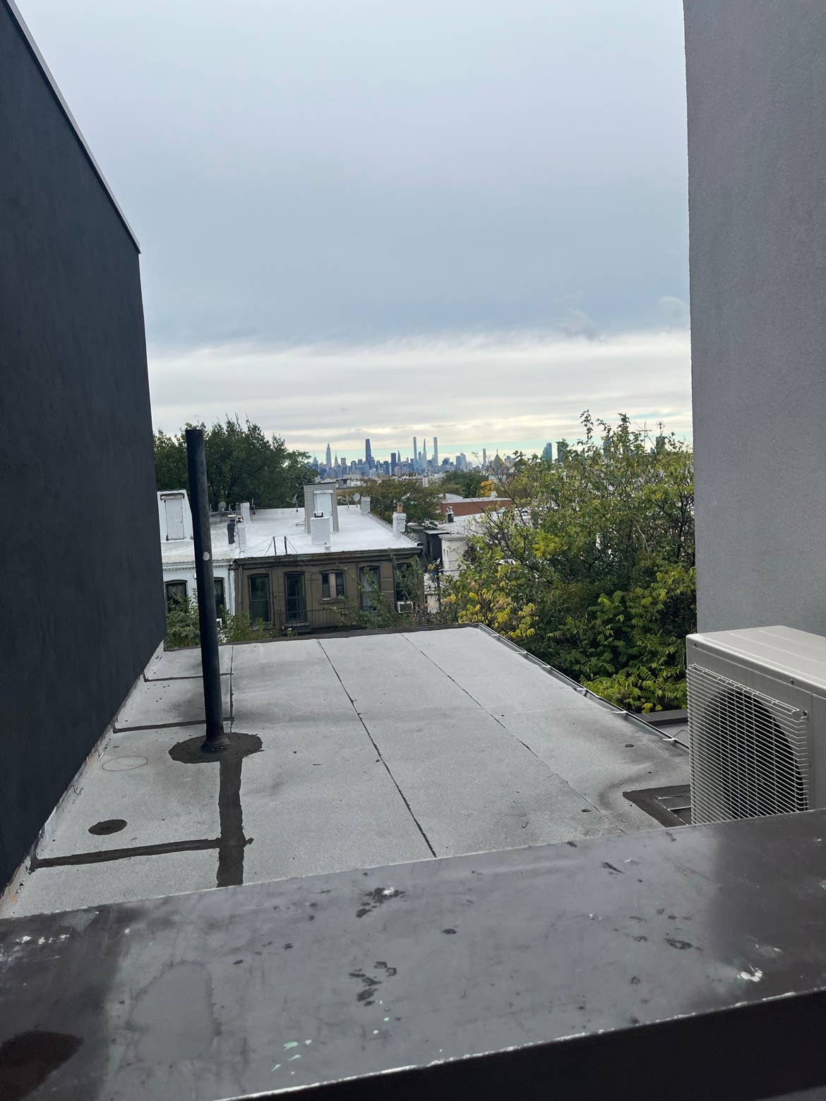 2 Bed/1 bath in ridgewood off LM