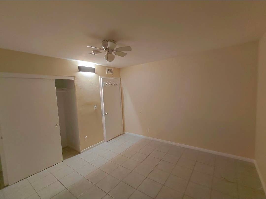 Private Room in Panorama City