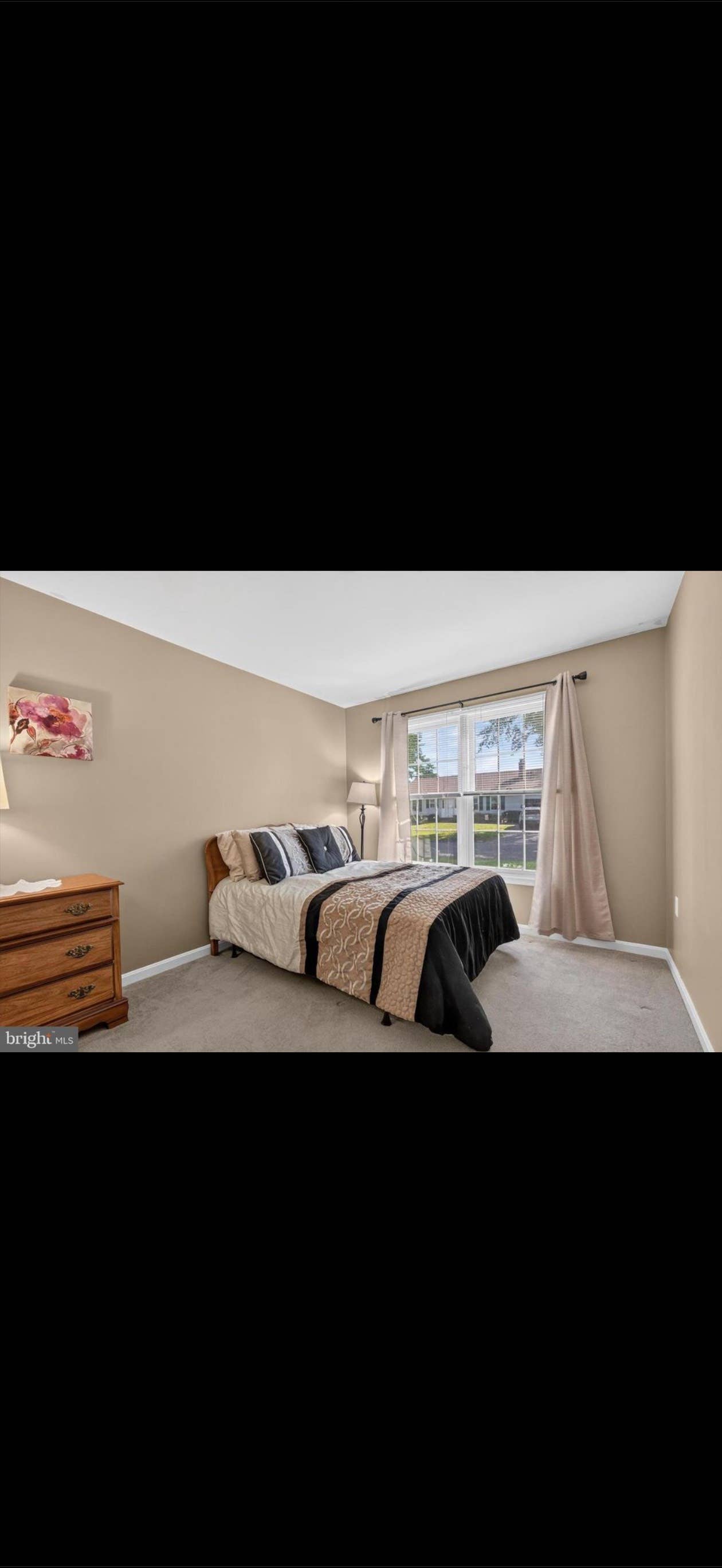 Clean Modern House/ available Room
