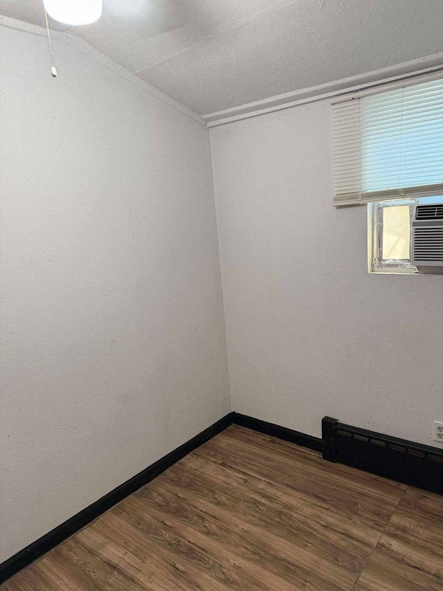 800 SW Denver utilities included