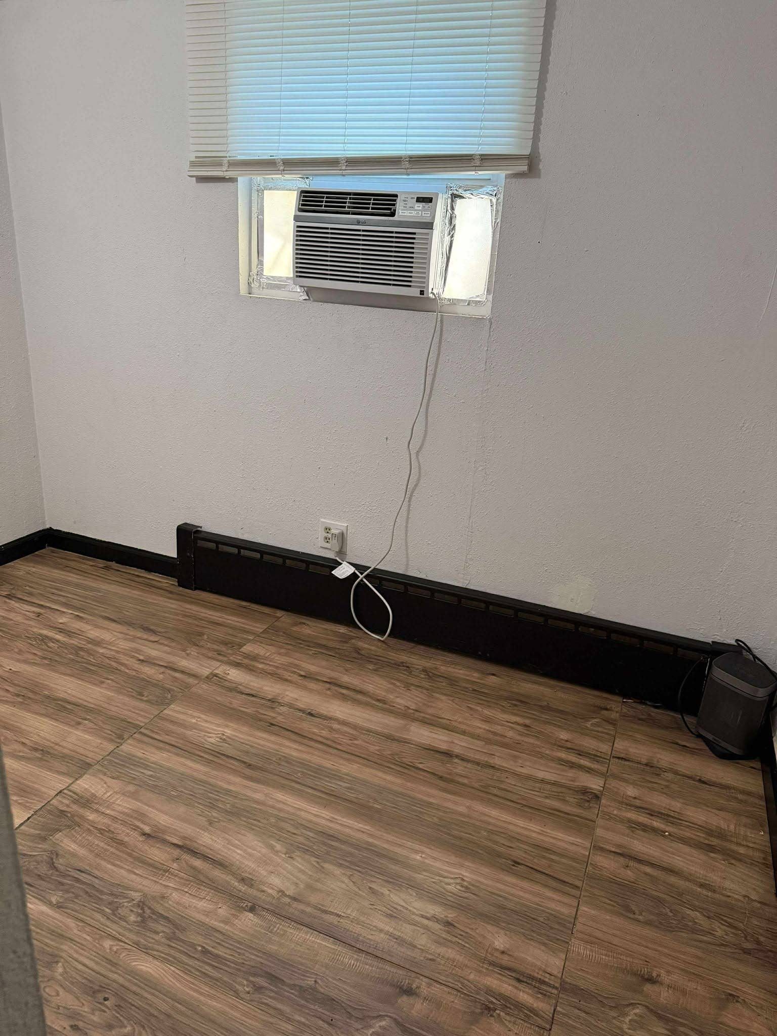 800 SW Denver utilities included