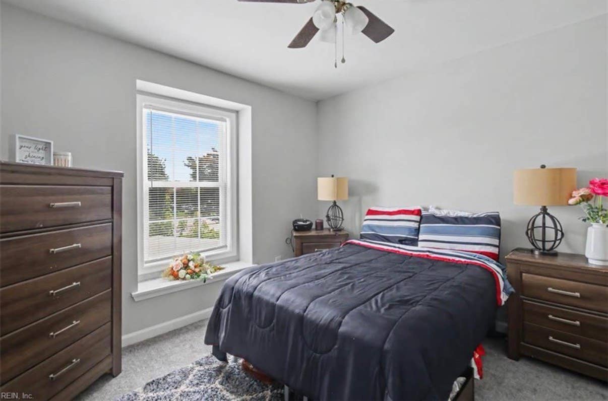 Private room for rent in VB