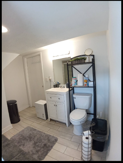 Cozy private room in KC