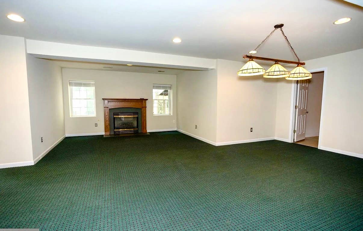 2 bedroom basement for rentt