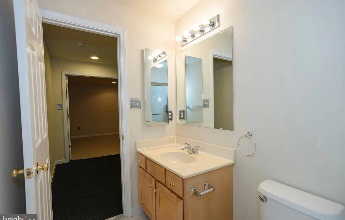 2 bedroom basement for rentt