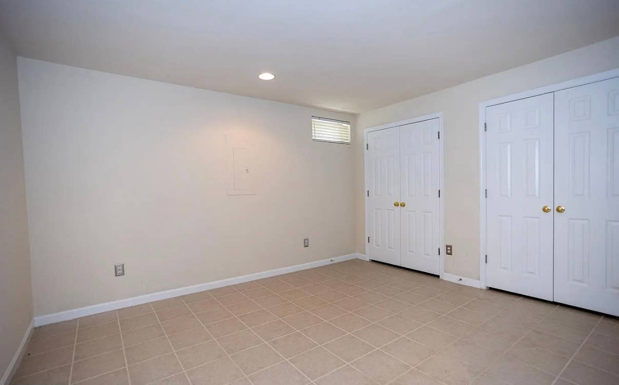 2 bedroom basement for rentt