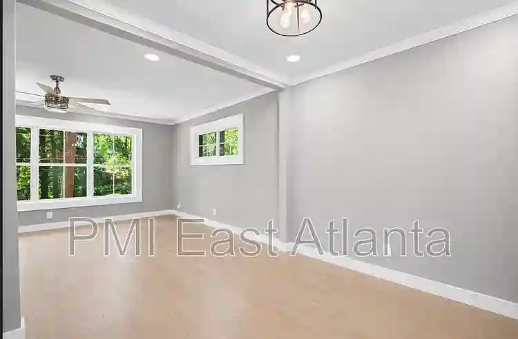 4 BR in East Point