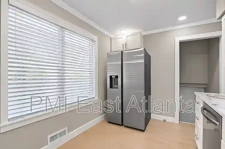 4 BR in East Point