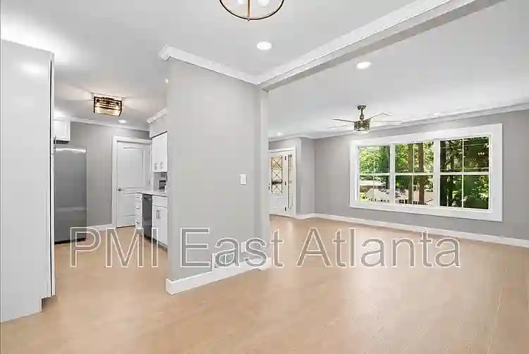 4 BR in East Point