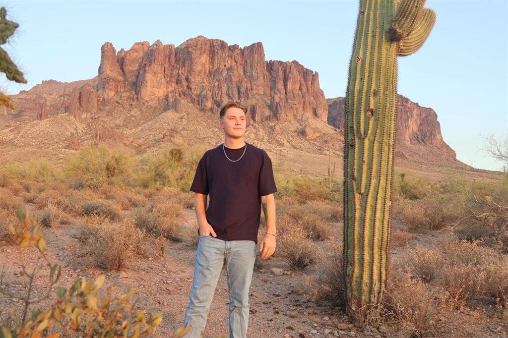 Seeking Rent in Queen Creek – $