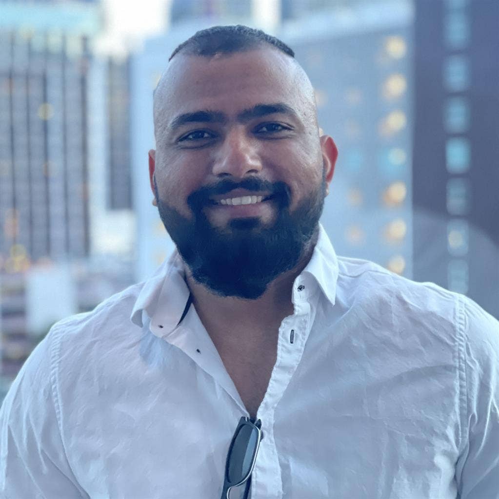 ISO 1 bedroom w/ private bath.