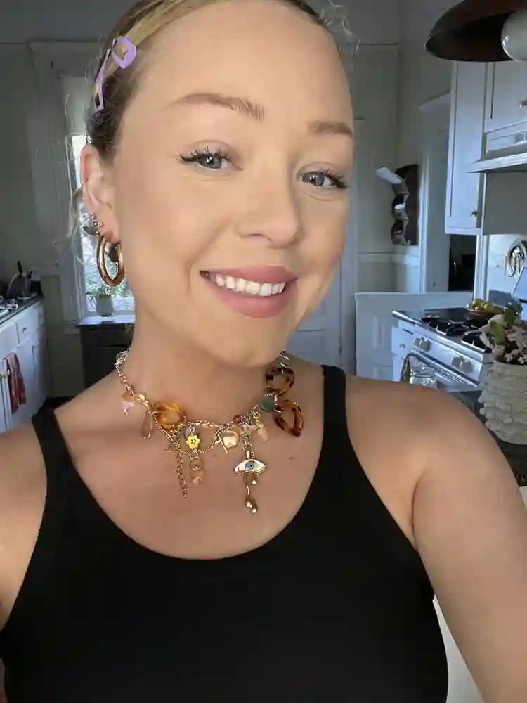 Professional Adult Seeking Studio