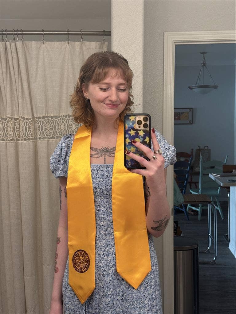 looking for roommate for feb!!
