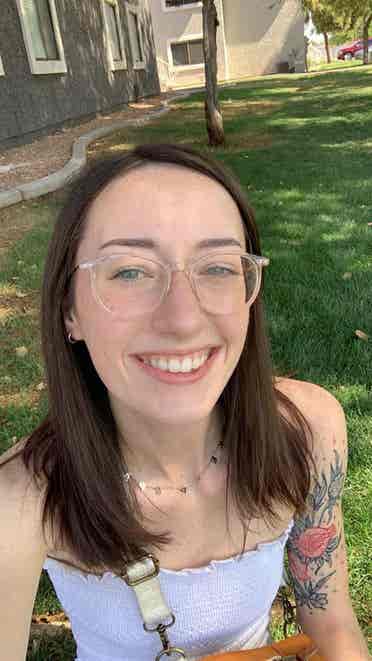 Female w/ two pet friendly cats