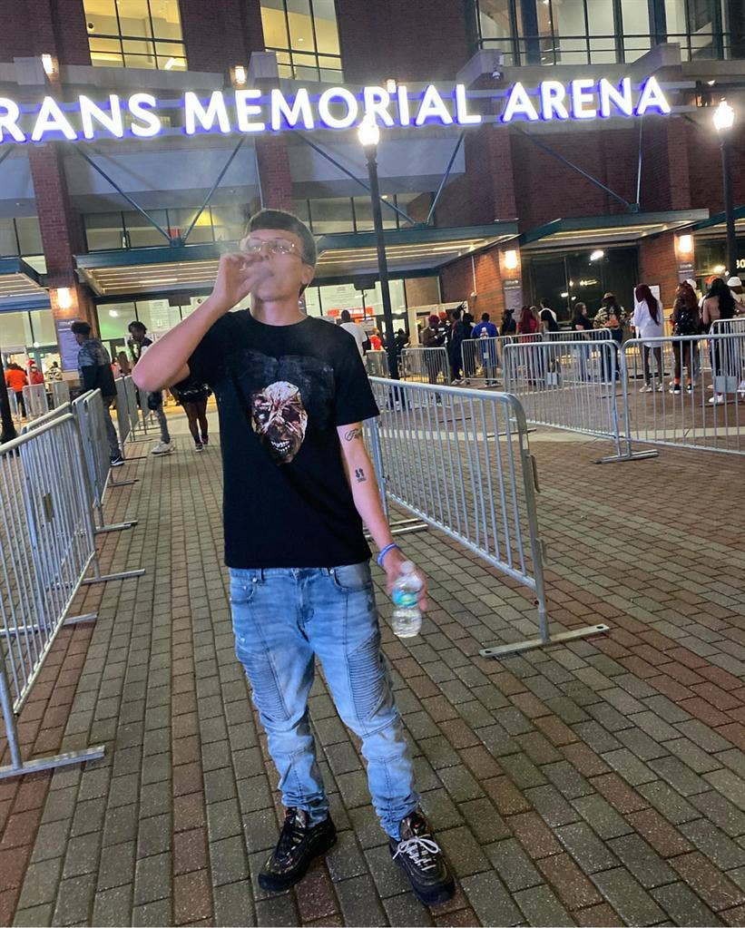 Get me out my car pls it is cold af