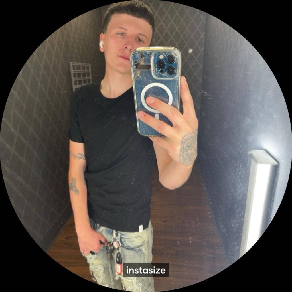 Get me out my car pls it is cold af