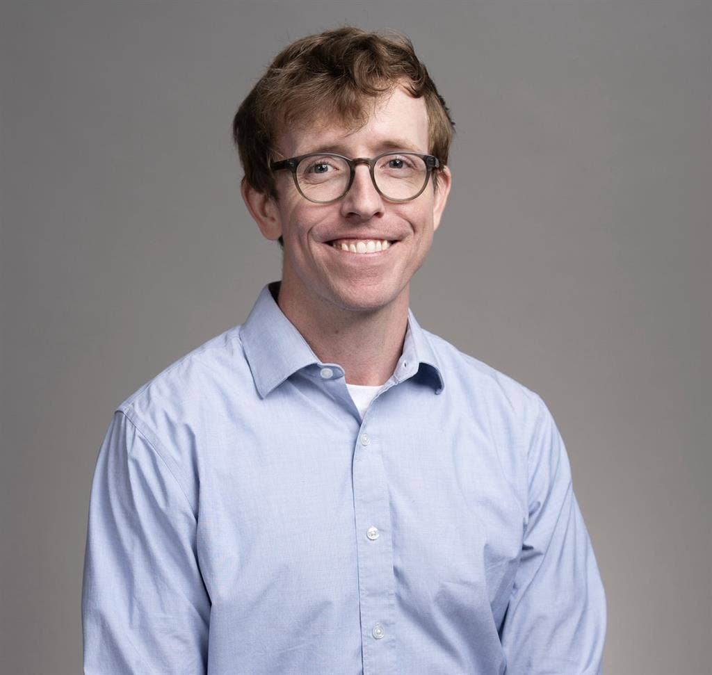 Gay professional seeking new place