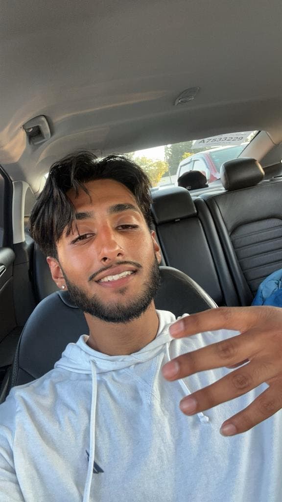 Hi   yo male looking to move