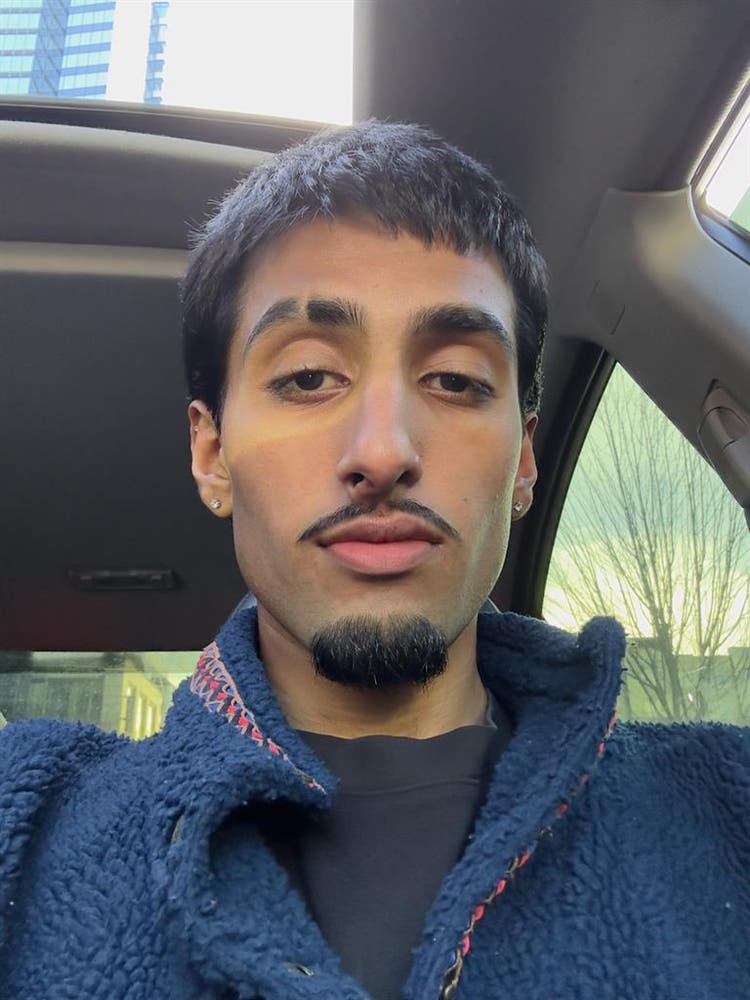 Hi   yo male looking to move