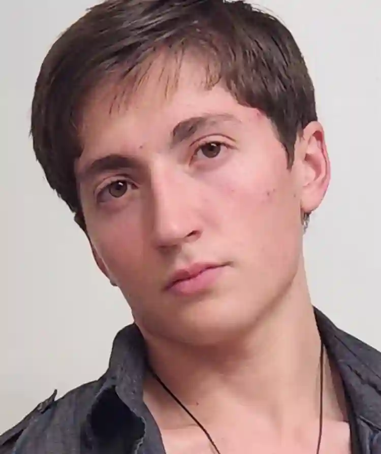 y/o Looking for month-to-month