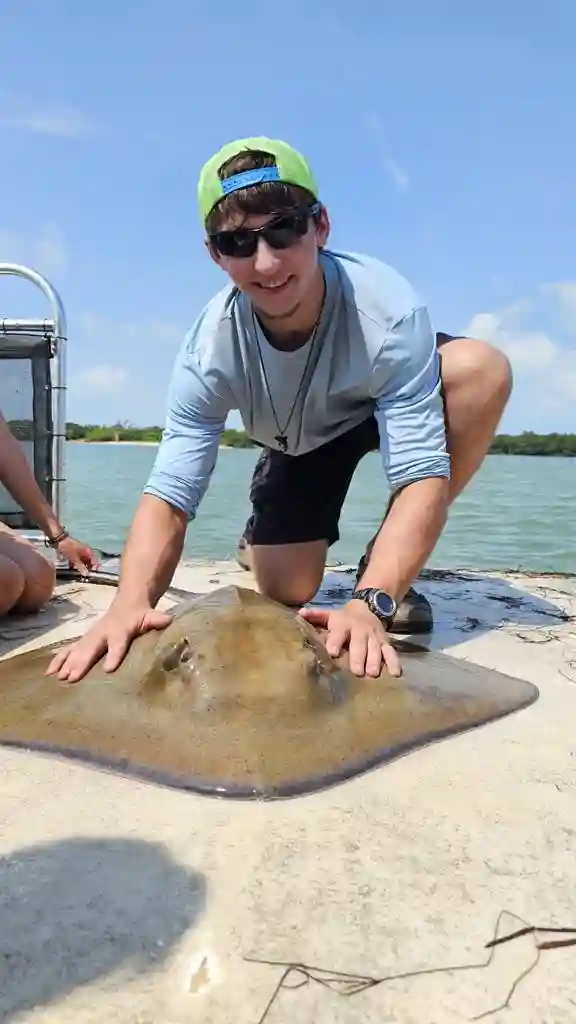 y/o Looking for month-to-month