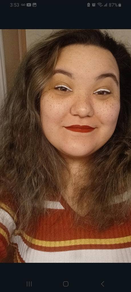 26 yr old woman looking for room