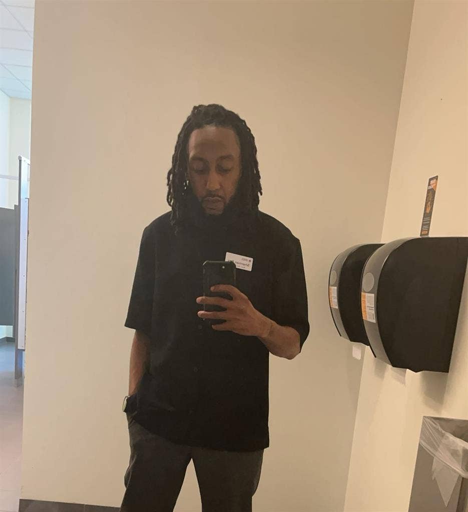 37y0 Blk prof. seeking roommate.