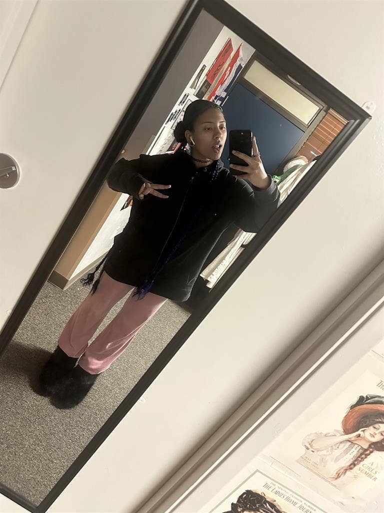 looking for room/roommate