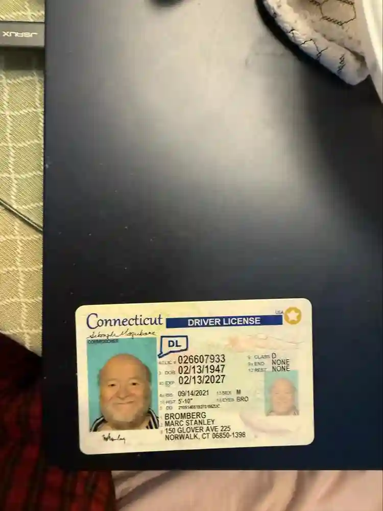 Senior Man looking for Roommate