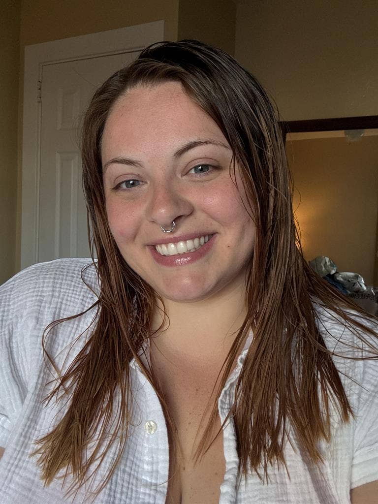 29y woman with one 9y cat