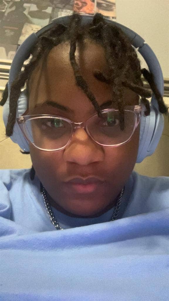 Looking for roommate/room