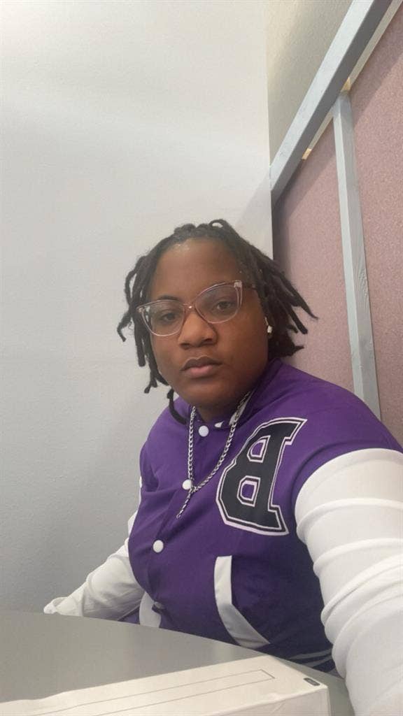 Looking for roommate/room