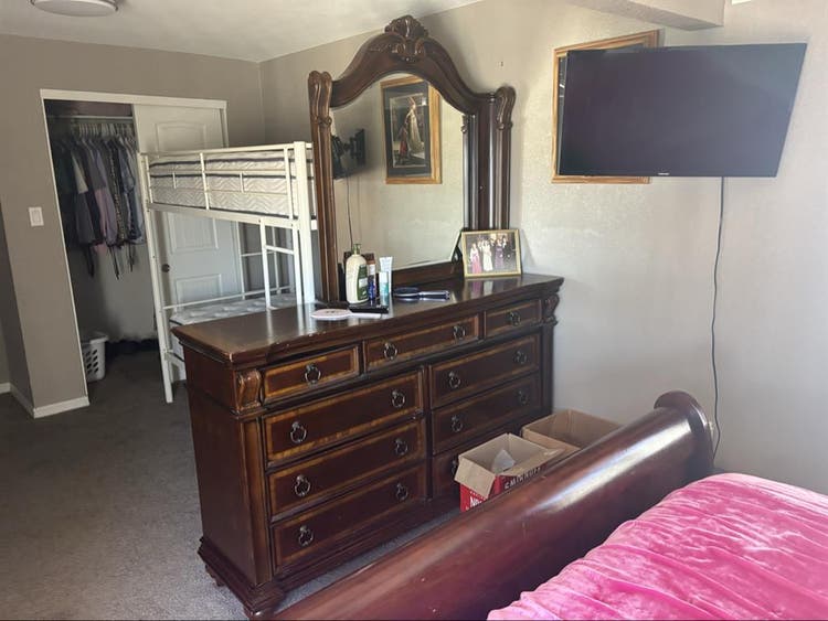 Furnished room to rent hotub & Pool