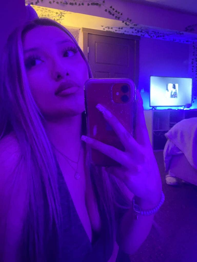 looking for female roommate