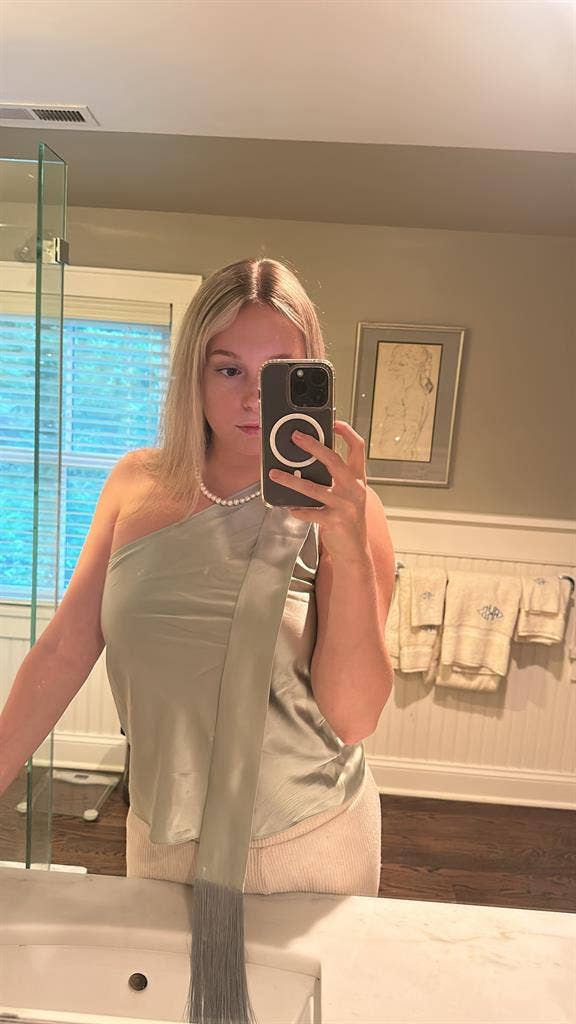 I’m Liza, , looking for a room :)