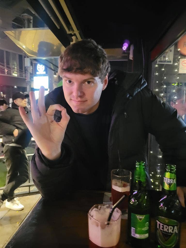 Looking for a room :)