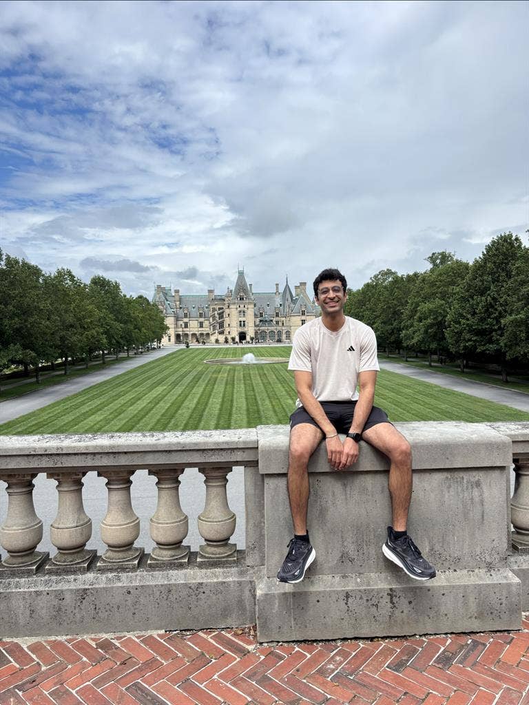 Looking for social roommates