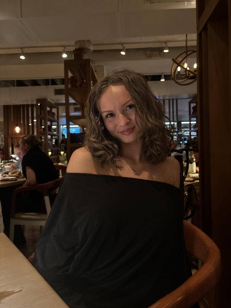 Female roommate in Ft. Lauderdale!