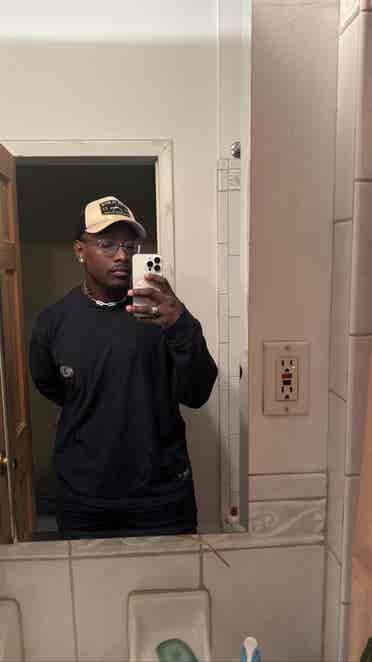 Hi there,  looking for a room