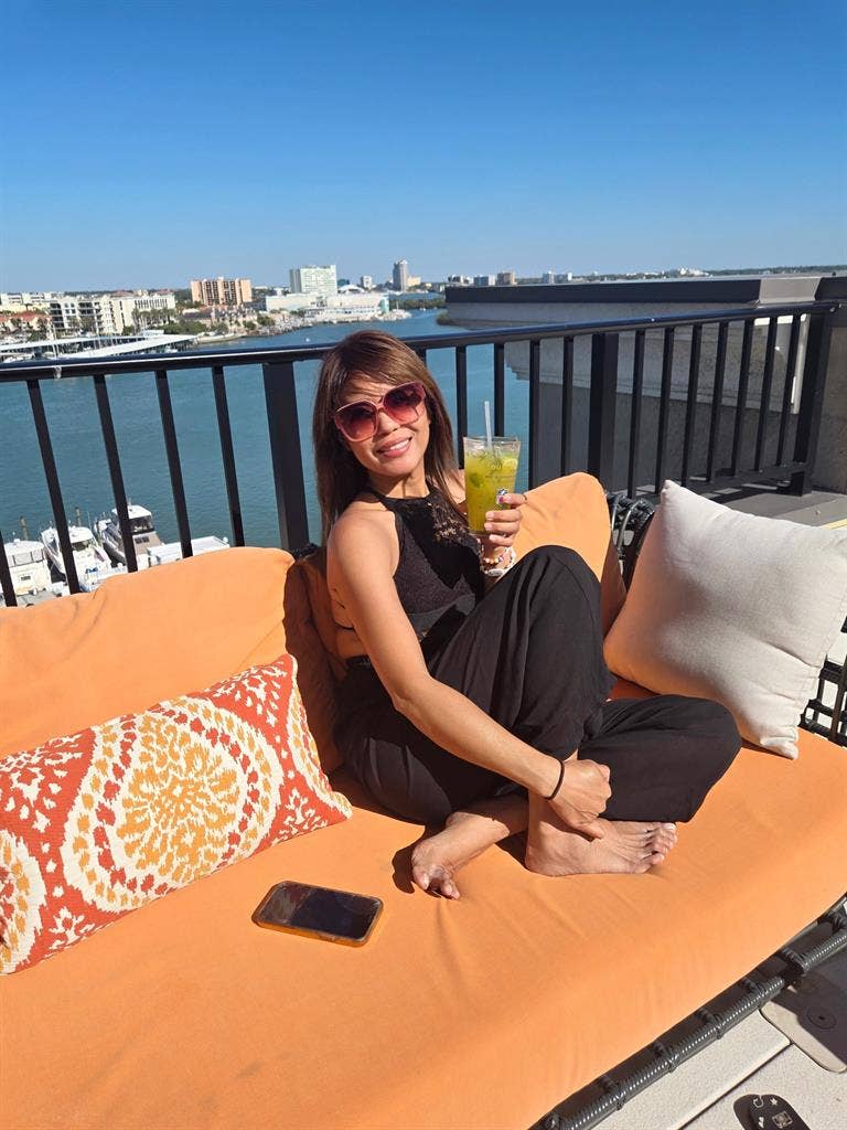 Looking for 2 Room To Rent