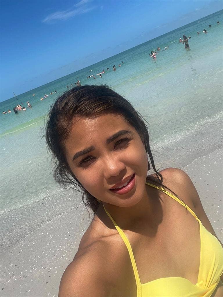 Looking for 2 Room To Rent