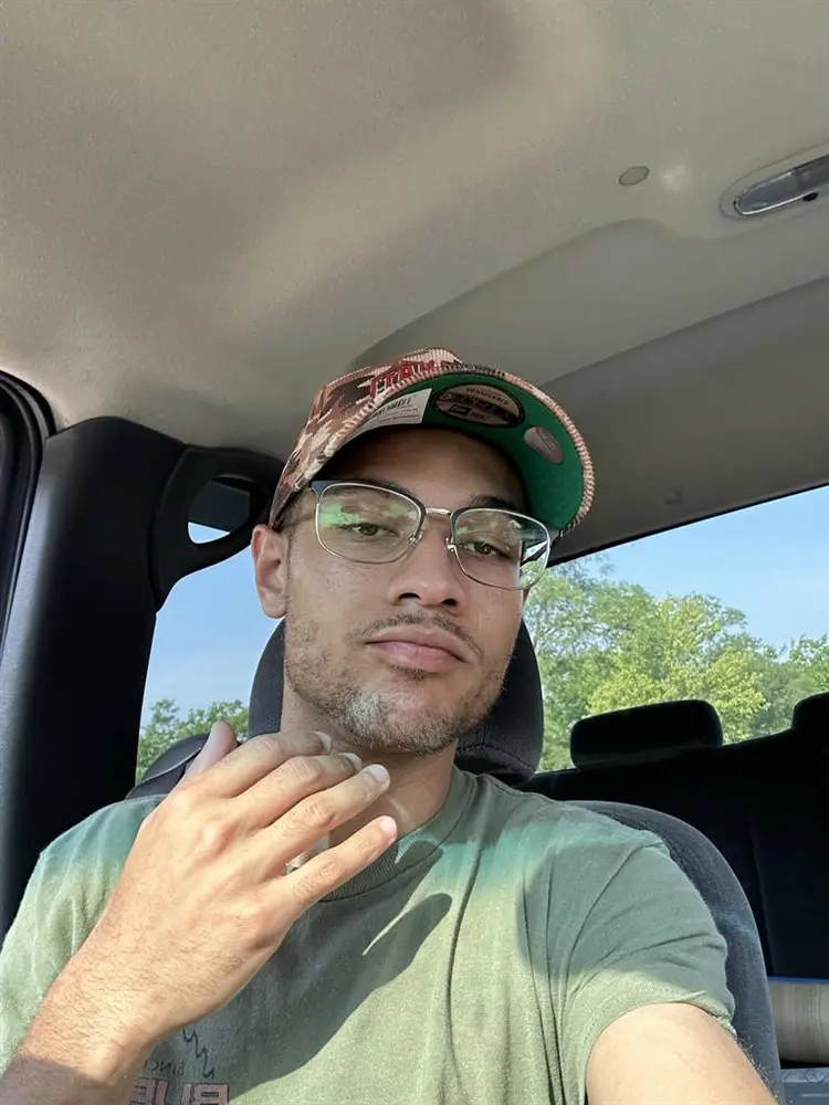 Looking for a nice setup/roommate