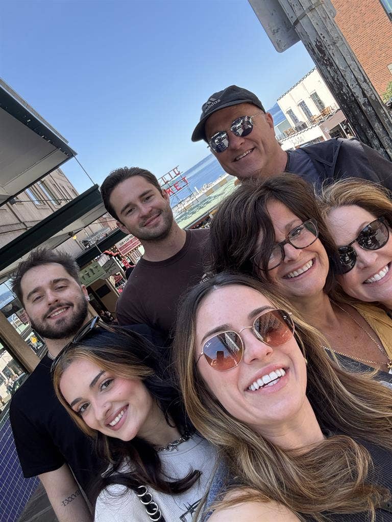 Creative, Clean & Reliable Roomie