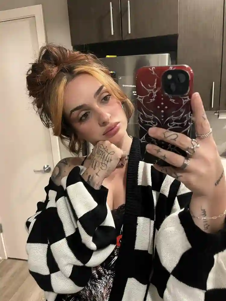 Creative, Clean & Reliable Roomie