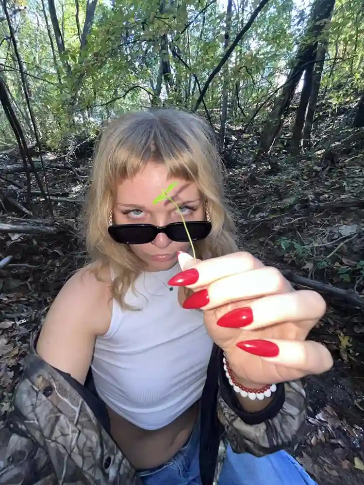 ISO of a Female roommate