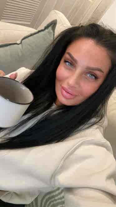 Professional female seeking room
