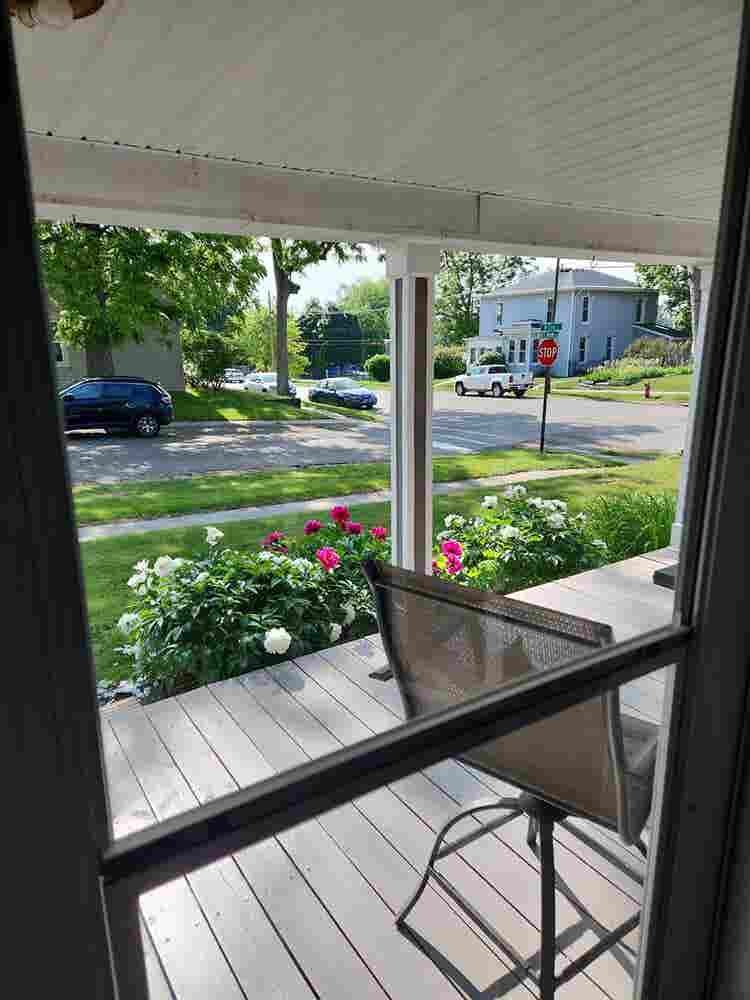 Roomate for  Downtown Beach House